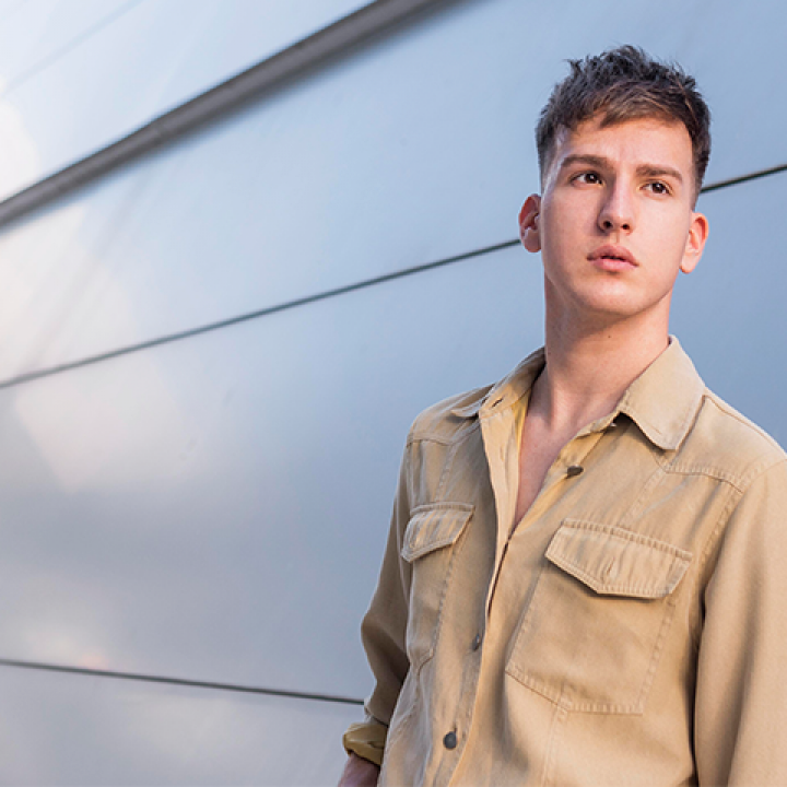 Declutter Your Wardrobe And Define Your Minimalist Look